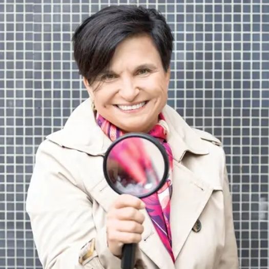 Barbara Zitová tracks down criminals and crooks in the world of photos and videos